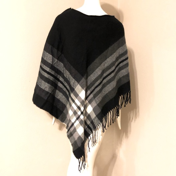 V. FRASS~Fringed -Plaid Brushed Poncho-NWT- O/S - Picture 4 of 5